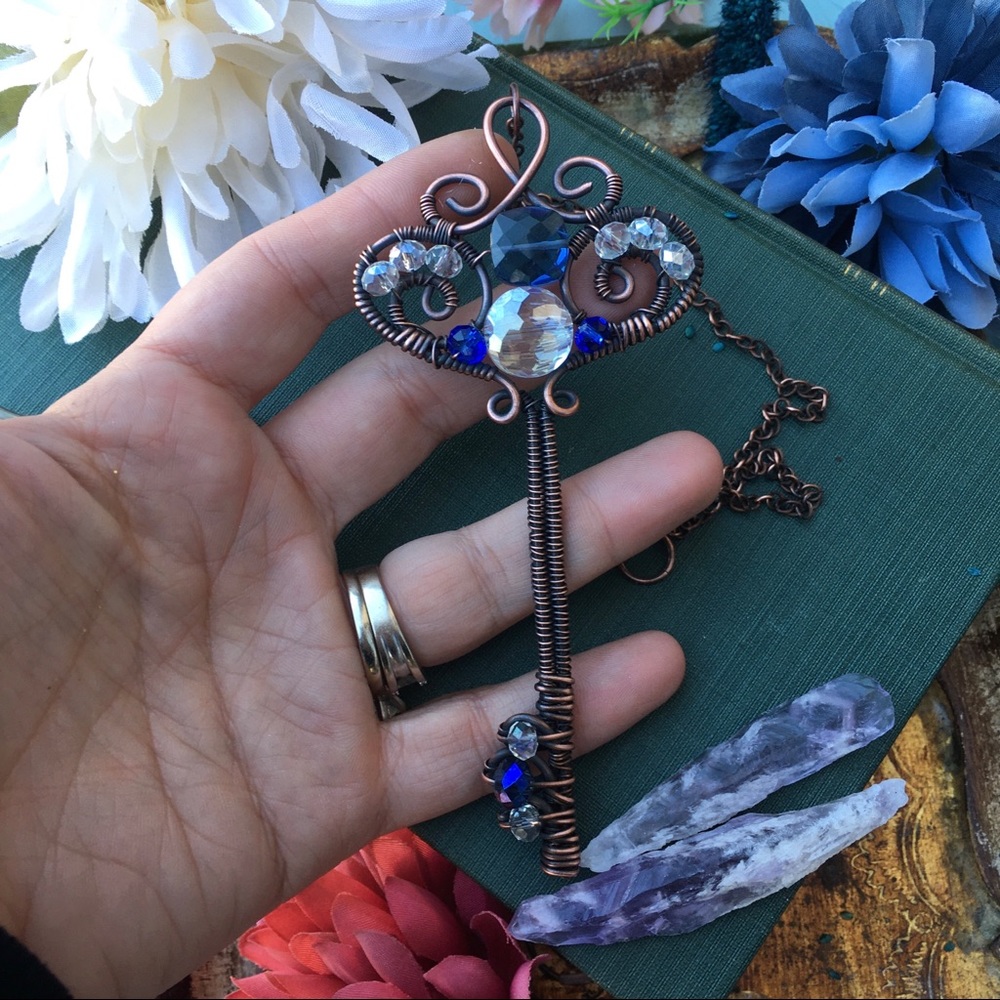 ❤️SOLD❤️Copperwrapped crystal gemstone sun catcher - Picture 5 of 8